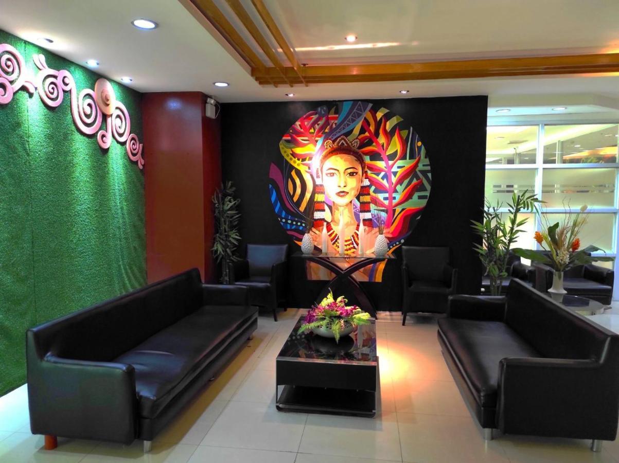 Greenwindows Hotel Davao Stadt Exterior foto
